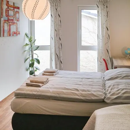 2 Bedroom Beautiful In بارث